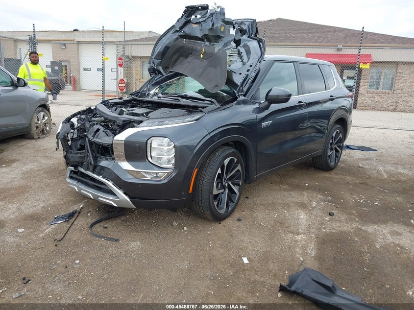 2025 Mitsubishi Outlander VIN JA4T5VA91SZ009064 IAAI salvage auction — FRONT END, Clear Claim Paid (Wisconsin), sold $6,500 on 2026-07-31 (photo 2)