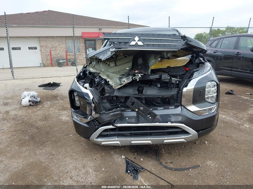 2025 Mitsubishi Outlander VIN JA4T5VA91SZ009064 IAAI salvage auction — FRONT END, Clear Claim Paid (Wisconsin), sold $6,500 on 2026-07-31 (photo 6)