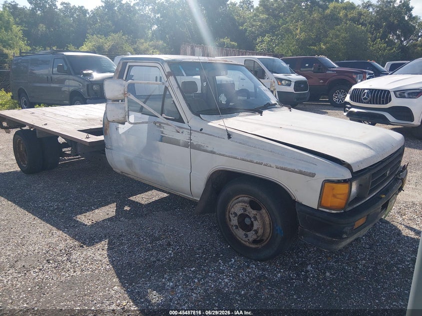 1988 Toyota Pickup VIN JT5RN75U2J0022981 IAAI salvage auction — UNKNOWN, Salvage (Louisiana), sold $675 on 2026-07-29 (photo 1)