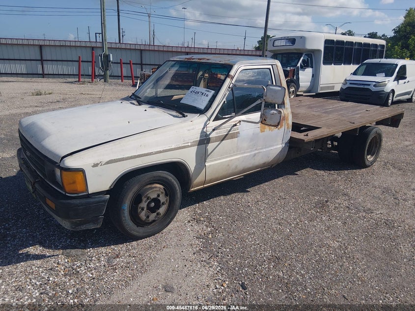 1988 Toyota Pickup VIN JT5RN75U2J0022981 IAAI salvage auction — UNKNOWN, Salvage (Louisiana), sold $675 on 2026-07-29 (photo 2)