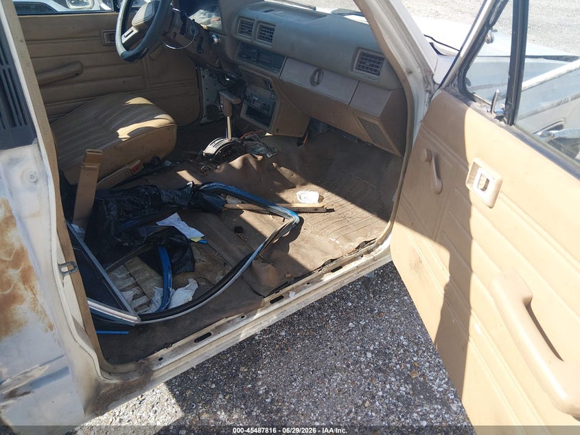 1988 Toyota Pickup VIN JT5RN75U2J0022981 IAAI salvage auction — UNKNOWN, Salvage (Louisiana), sold $675 on 2026-07-29 (photo 5)