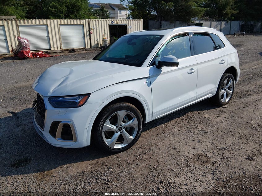 2024 Audi Q5 VIN WA1FAAFY1R2088949 IAAI salvage auction — RIGHT FRONT, Wait Title, sold $11,650 on 2026-08-26 (photo 2)