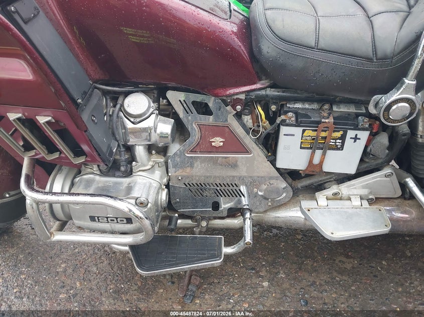 1986 Honda Gl1200 VIN 1HFSC1418GA222675 IAAI salvage auction — NORMAL WEAR, Clear (Minnesota), sold $25 on 2026-07-08 (photo 9)