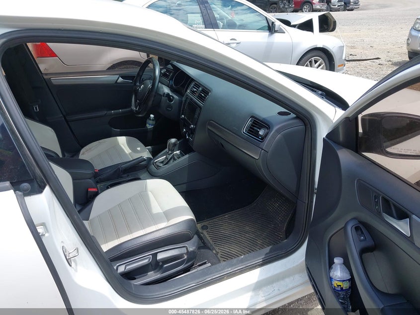 2016 Volkswagen Jetta VIN 3VWD17AJ5GM385669 IAAI salvage auction — FRONT END, Salvage (Pennsylvania), sold $975 on 2026-07-24 (photo 5)