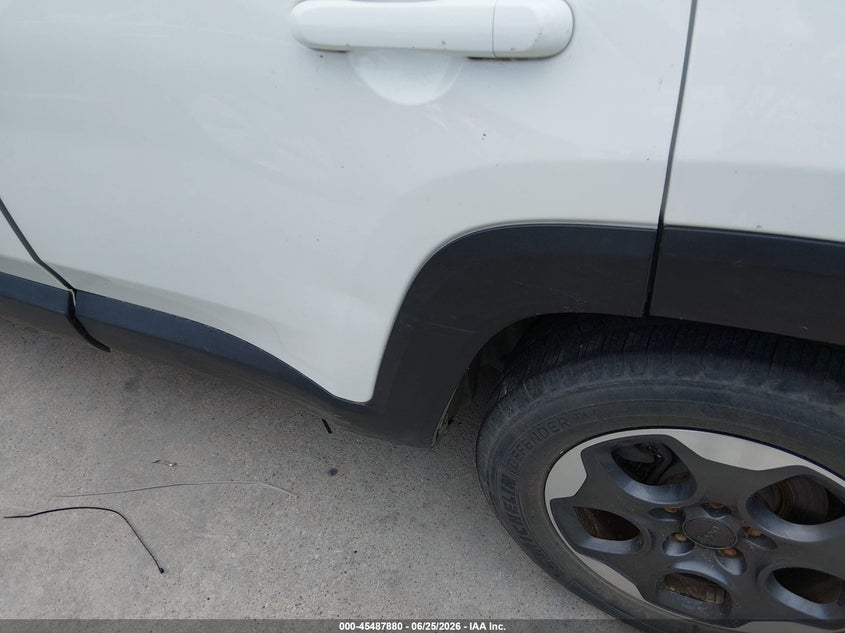 2015 Jeep Renegade VIN ZACCJABH5FPC04217 IAAI salvage auction — NORMAL WEAR, Original (Texas), sold $2,500 on 2026-07-27 (photo 6)