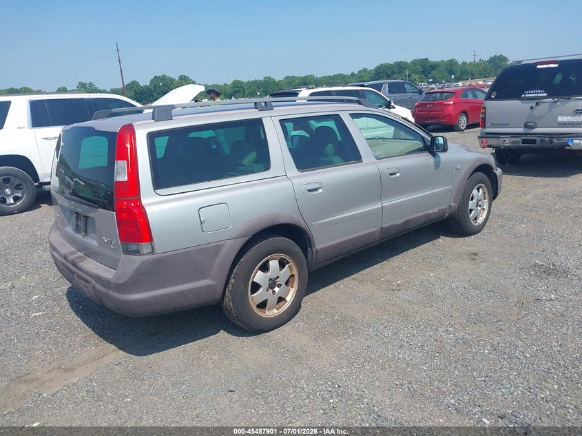 2004 Volvo Xc70 VIN YV1SZ59HX41161129 IAAI salvage auction — NORMAL WEAR, Clear (Delaware), sold $225 on 2026-07-13 (photo 4)