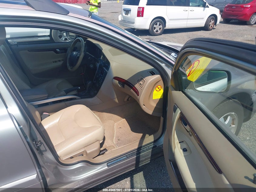 2004 Volvo Xc70 VIN YV1SZ59HX41161129 IAAI salvage auction — NORMAL WEAR, Clear (Delaware), sold $225 on 2026-07-13 (photo 5)