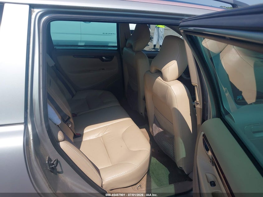 2004 Volvo Xc70 VIN YV1SZ59HX41161129 IAAI salvage auction — NORMAL WEAR, Clear (Delaware), sold $225 on 2026-07-13 (photo 8)