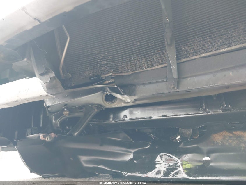 2011 Toyota Sienna VIN 5TDZK3DCXBS025933 IAAI salvage auction — UNDERCARRIAGE, Salvage (California), sold $1,300 on 2026-07-13 (photo 6)