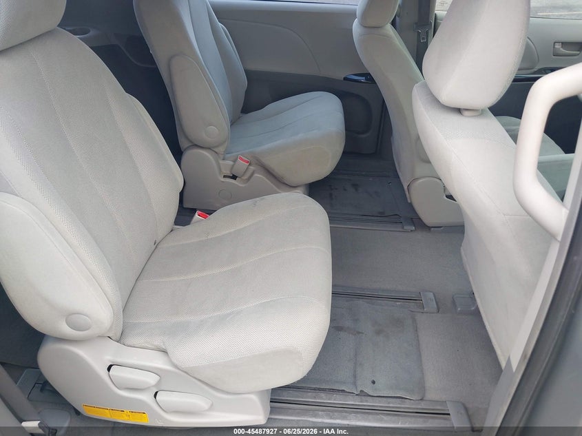 2011 Toyota Sienna VIN 5TDZK3DCXBS025933 IAAI salvage auction — UNDERCARRIAGE, Salvage (California), sold $1,300 on 2026-07-13 (photo 8)