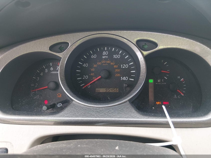 2002 Toyota Highlander VIN JTEGD21A420045916 IAAI salvage auction — NORMAL WEAR, Clear (Massachusetts), sold $1,775 on 2026-07-08 (photo 7)