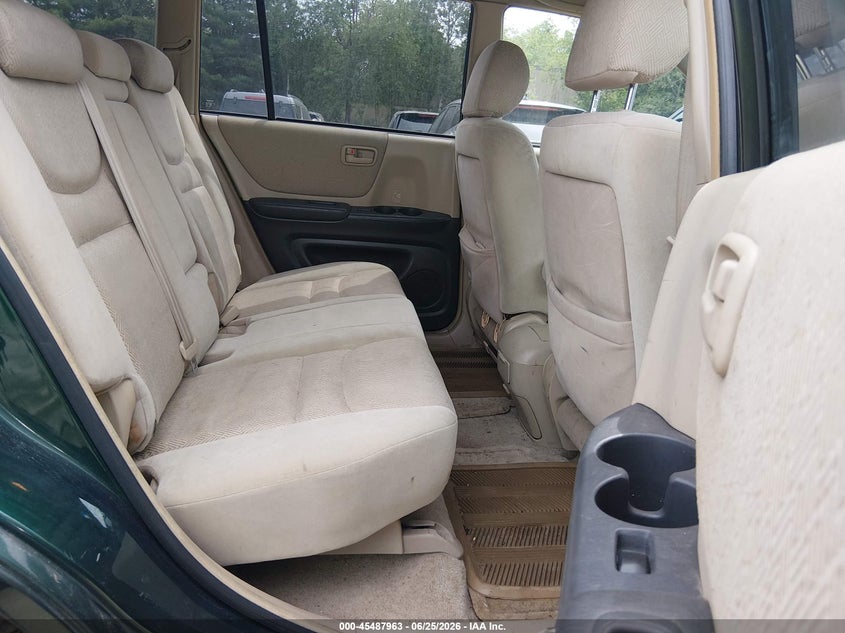 2002 Toyota Highlander VIN JTEGD21A420045916 IAAI salvage auction — NORMAL WEAR, Clear (Massachusetts), sold $1,775 on 2026-07-08 (photo 8)