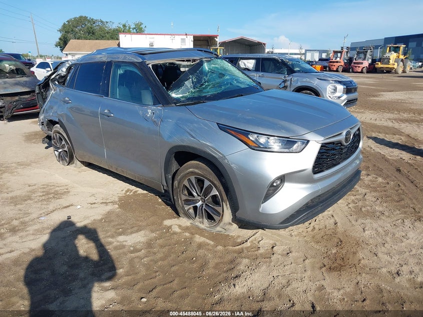 2020 Toyota Highlander VIN 5TDGZRBH9LS026335 IAAI salvage auction — ROLLOVER, Certificate Of Destruction (Florida), sold $575 on 2026-07-28 (photo 1)