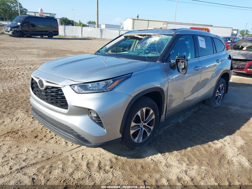 2020 Toyota Highlander VIN 5TDGZRBH9LS026335 IAAI salvage auction — ROLLOVER, Certificate Of Destruction (Florida), sold $575 on 2026-07-28 (photo 2)