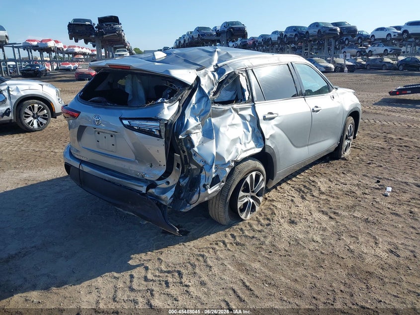 2020 Toyota Highlander VIN 5TDGZRBH9LS026335 IAAI salvage auction — ROLLOVER, Certificate Of Destruction (Florida), sold $575 on 2026-07-28 (photo 4)