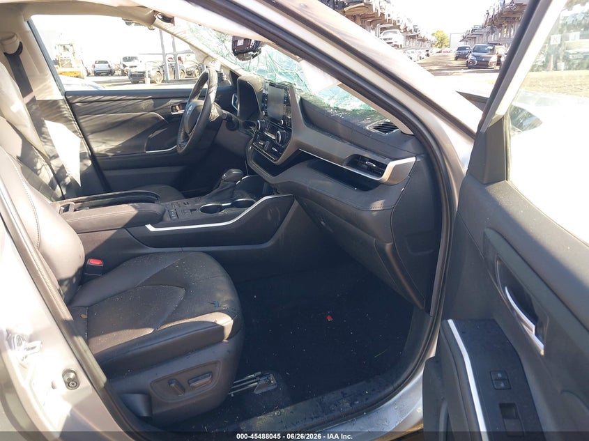 2020 Toyota Highlander VIN 5TDGZRBH9LS026335 IAAI salvage auction — ROLLOVER, Certificate Of Destruction (Florida), sold $575 on 2026-07-28 (photo 5)
