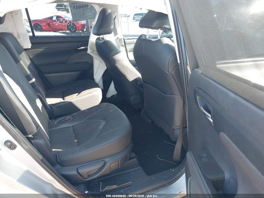 2020 Toyota Highlander VIN 5TDGZRBH9LS026335 IAAI salvage auction — ROLLOVER, Certificate Of Destruction (Florida), sold $575 on 2026-07-28 (photo 8)