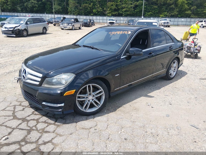 2012 Mercedes-benz C-klasse VIN WDDGF4HB4CR201416 IAAI salvage auction — NORMAL WEAR, Clear (Georgia), sold $425 on 2026-07-16 (photo 2)