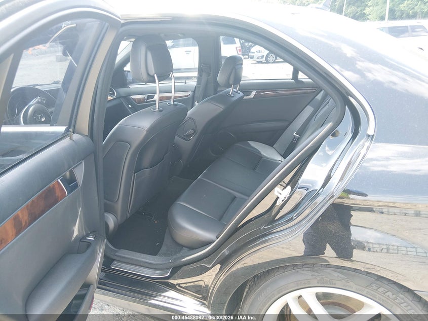 2012 Mercedes-benz C-klasse VIN WDDGF4HB4CR201416 IAAI salvage auction — NORMAL WEAR, Clear (Georgia), sold $425 on 2026-07-16 (photo 8)