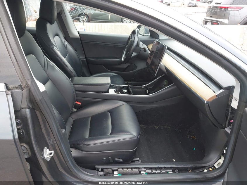 2018 Tesla Model 3 VIN 5YJ3E1EA8JF040951 IAAI salvage auction — REAR END, Mv-907A (New York), sold $4,800 on 2026-07-17 (photo 5)
