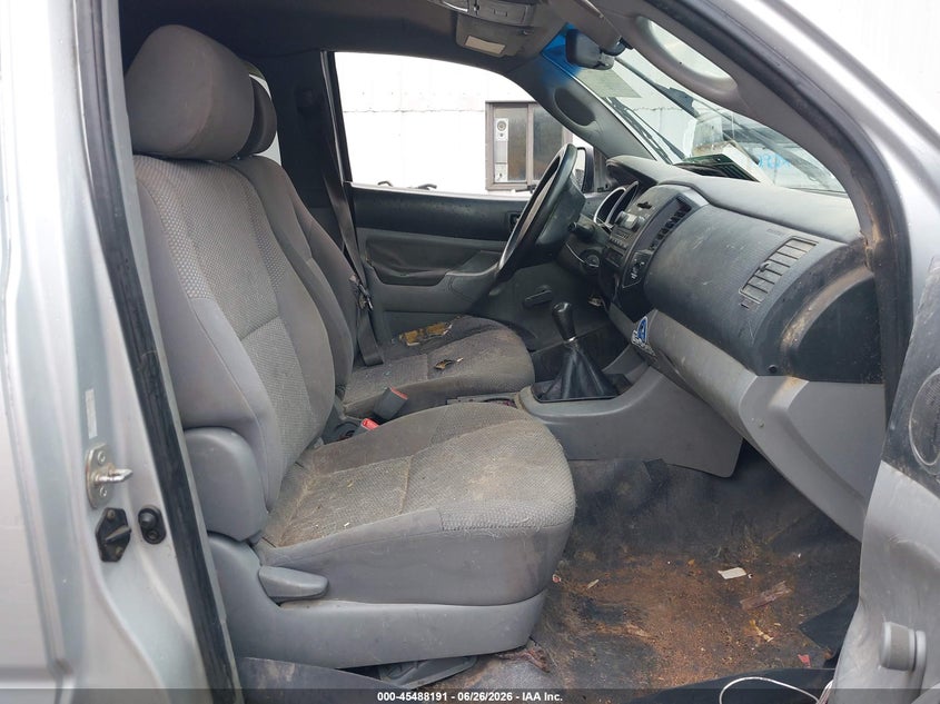 2005 Toyota Tacoma VIN 5TEUX42N85Z052979 IAAI salvage auction — SIDE, Salvage (Vermont), sold $2,950 on 2026-08-01 (photo 5)