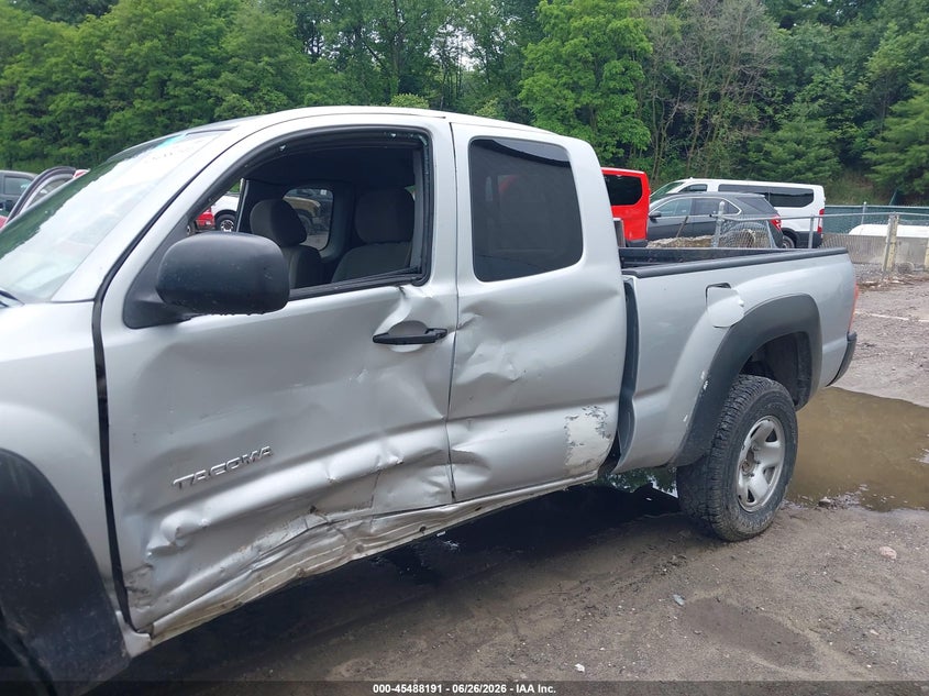 2005 Toyota Tacoma VIN 5TEUX42N85Z052979 IAAI salvage auction — SIDE, Salvage (Vermont), sold $2,950 on 2026-08-01 (photo 6)