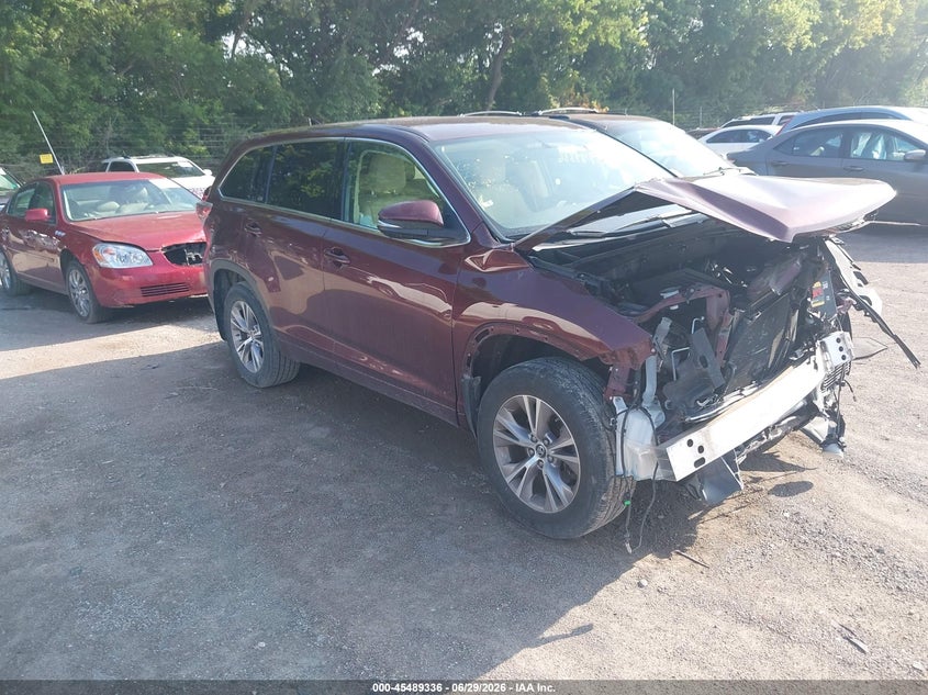 2016 Toyota Highlander VIN 5TDBKRFH1GS305891 IAAI salvage auction — FRONT END, Salvage Title, sold $4,800 on 2026-07-19 (photo 1)
