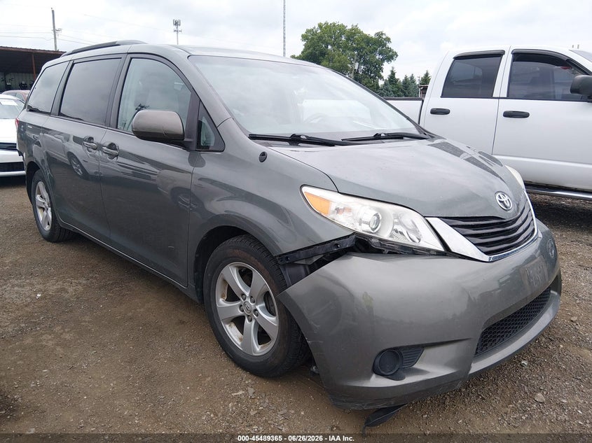 2014 Toyota Sienna VIN 5TDKK3DC2ES419058 IAAI salvage auction — FRONT & REAR, Salvage (Ohio), sold $2,050 on 2026-07-29 (photo 1)
