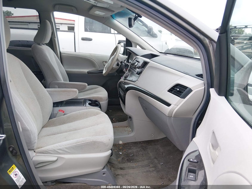 2014 Toyota Sienna VIN 5TDKK3DC2ES419058 IAAI salvage auction — FRONT & REAR, Salvage (Ohio), sold $2,050 on 2026-07-29 (photo 5)