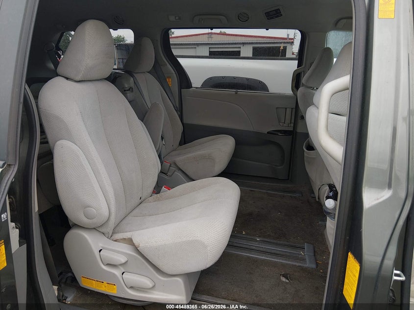 2014 Toyota Sienna VIN 5TDKK3DC2ES419058 IAAI salvage auction — FRONT & REAR, Salvage (Ohio), sold $2,050 on 2026-07-29 (photo 8)