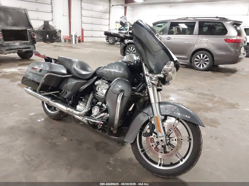 2021 Harley-davidson Electra glide VIN 1HD1KEF1XMB666514 IAAI salvage auction — FRONT & REAR, Salvage (Iowa), sold $6,000 on 2026-08-01 (photo 1)