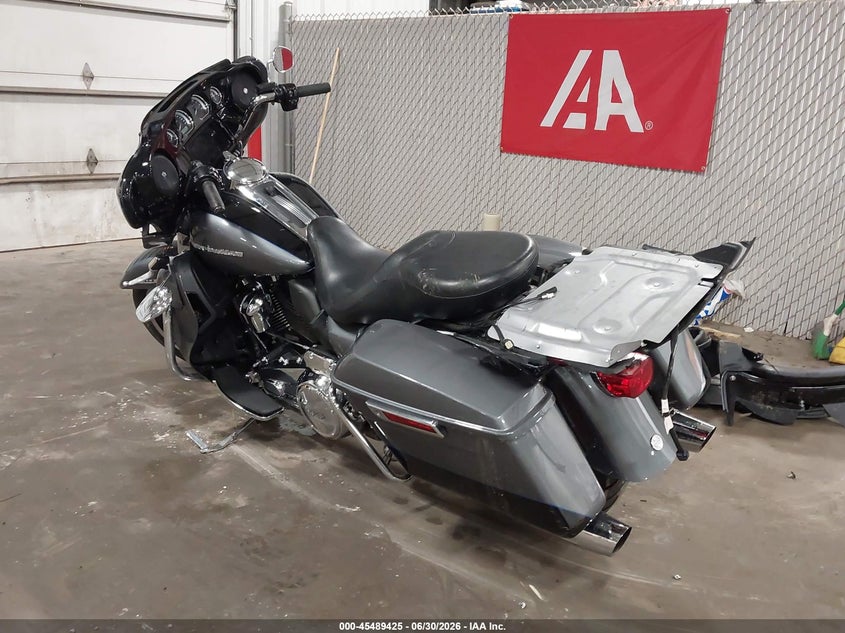 2021 Harley-davidson Electra glide VIN 1HD1KEF1XMB666514 IAAI salvage auction — FRONT & REAR, Salvage (Iowa), sold $6,000 on 2026-08-01 (photo 3)