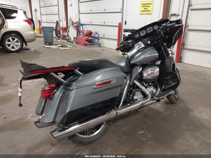 2021 Harley-davidson Electra glide VIN 1HD1KEF1XMB666514 IAAI salvage auction — FRONT & REAR, Salvage (Iowa), sold $6,000 on 2026-08-01 (photo 4)