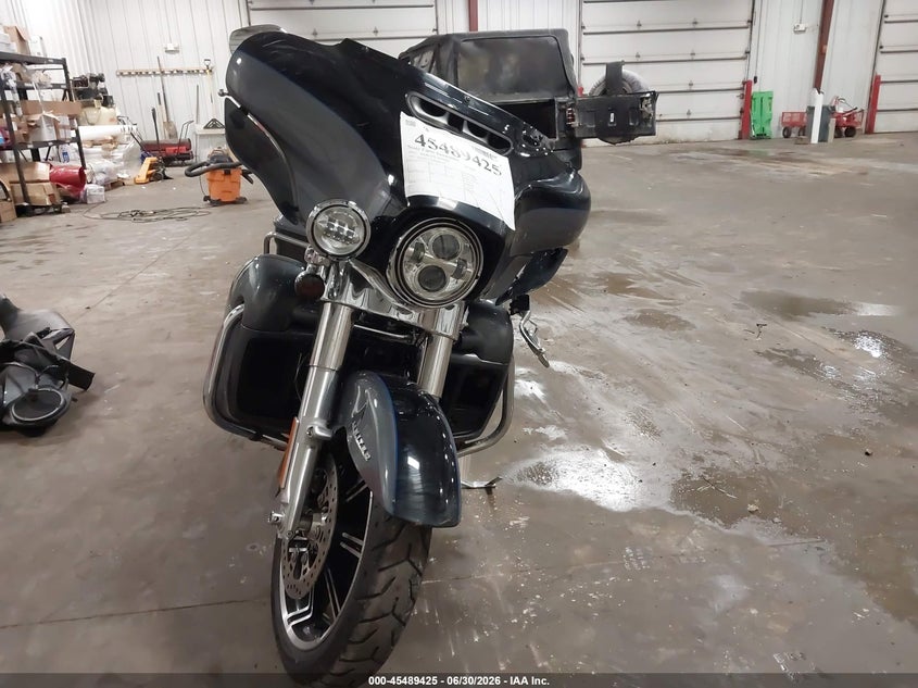 2021 Harley-davidson Electra glide VIN 1HD1KEF1XMB666514 IAAI salvage auction — FRONT & REAR, Salvage (Iowa), sold $6,000 on 2026-08-01 (photo 5)