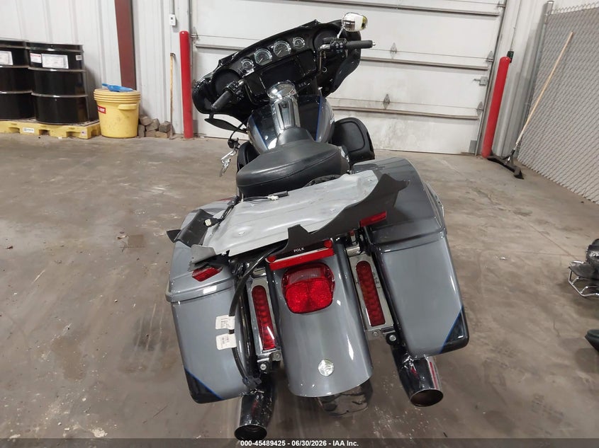 2021 Harley-davidson Electra glide VIN 1HD1KEF1XMB666514 IAAI salvage auction — FRONT & REAR, Salvage (Iowa), sold $6,000 on 2026-08-01 (photo 6)