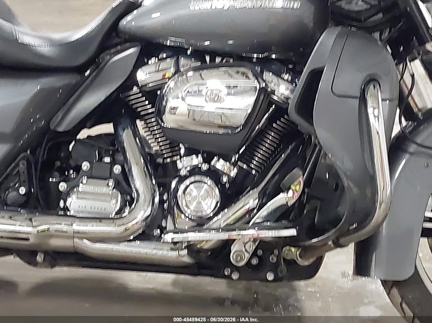 2021 Harley-davidson Electra glide VIN 1HD1KEF1XMB666514 IAAI salvage auction — FRONT & REAR, Salvage (Iowa), sold $6,000 on 2026-08-01 (photo 8)