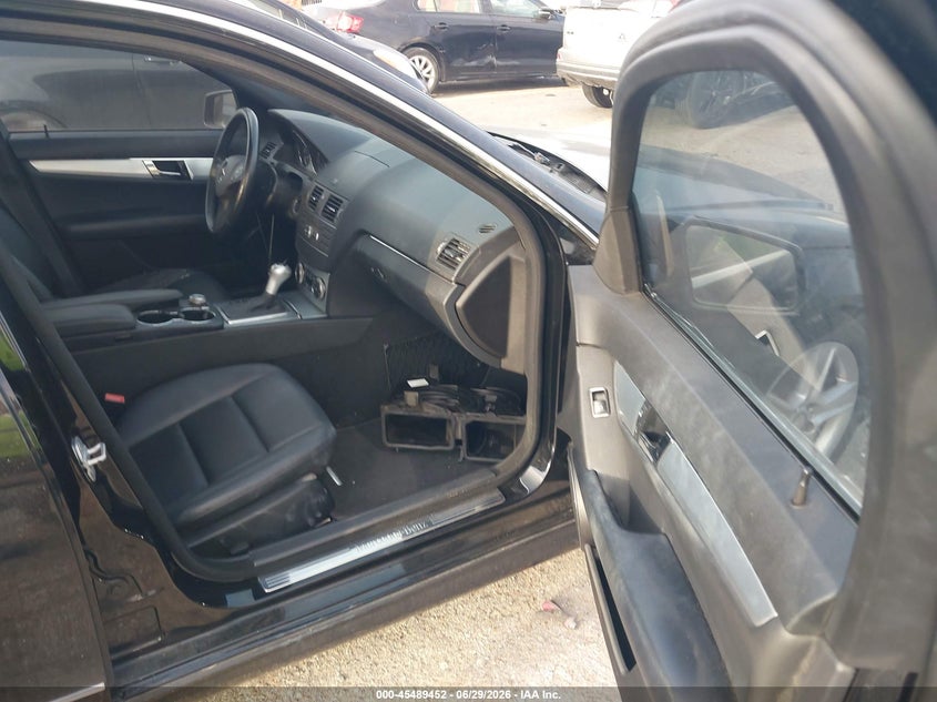 2011 Mercedes-benz C class VIN WDDGF5EB0BR158105 IAAI salvage auction — NORMAL WEAR, Original (Texas), sold $1,675 on 2026-07-15 (photo 5)