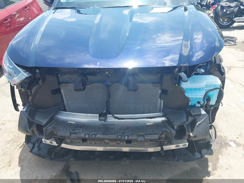 2025 Toyota Highlander VIN 5TDKDRBH1SS583201 IAAI salvage auction — SIDE, Salvage (North Carolina), sold $14,200 on 2026-07-26 (photo 6)