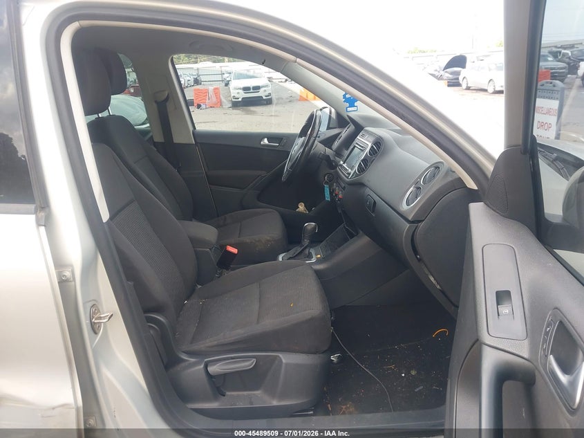 2015 Volkswagen Tiguan VIN WVGAV7AX2FW559979 IAAI salvage auction — RIGHT SIDE, Salvage (Georgia), sold $1,150 on 2026-08-05 (photo 5)