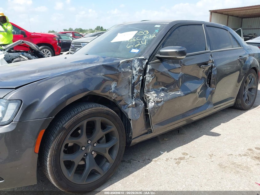 2023 Chrysler 300 VIN 2C3CCABG8PH541960 IAAI salvage auction — LEFT SIDE, Salvage Title, sold $5,100 on 2026-09-03 (photo 6)