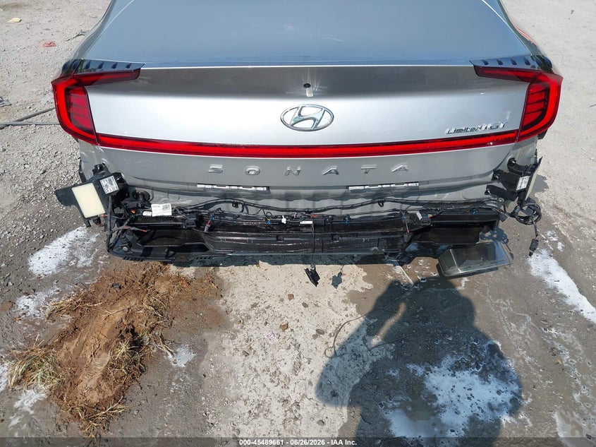 2020 Hyundai Sonata VIN 5NPEH4J2XLH008331 IAAI salvage auction — FRONT & REAR, Salvage (Virginia), sold $3,600 on 2026-07-21 (photo 6)