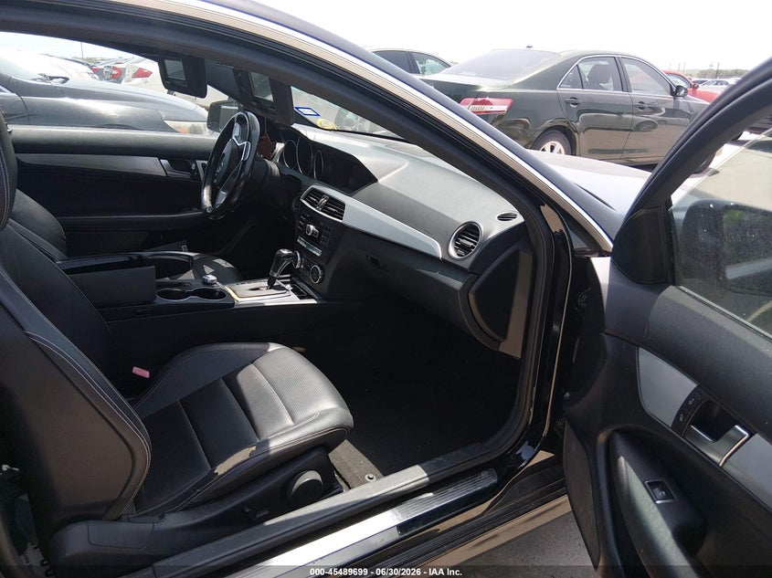 2012 Mercedes-benz C-klasse VIN WDDGJ4HB5CF847483 IAAI salvage auction — FRONT END, Nrc Lienholder Repossession Paperwork (Texas), sold $400 on 2026-07-20 (photo 5)