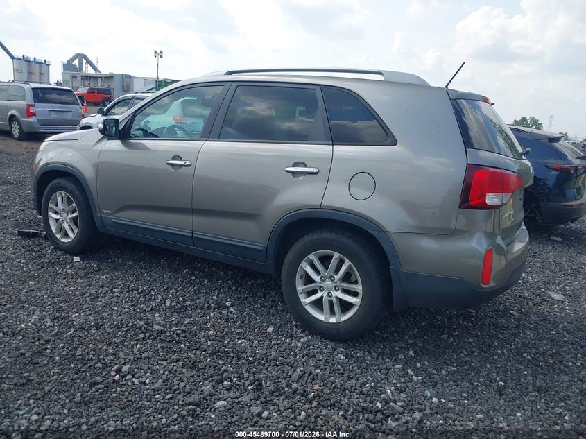 2015 Kia Sorento VIN 5XYKTDA68FG583043 IAAI salvage auction — NORMAL WEAR, Clear (New York), sold $800 on 2026-07-28 (photo 3)