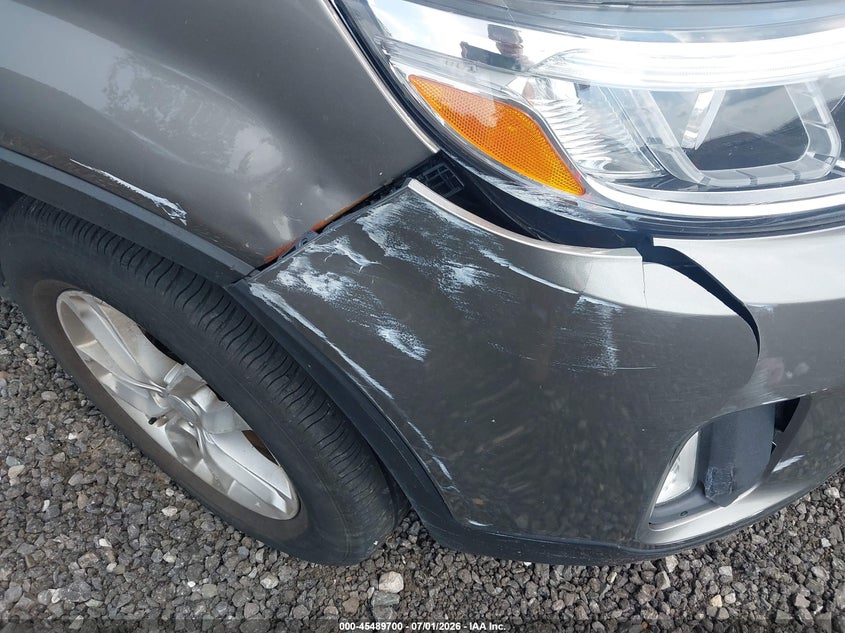 2015 Kia Sorento VIN 5XYKTDA68FG583043 IAAI salvage auction — NORMAL WEAR, Clear (New York), sold $800 on 2026-07-28 (photo 6)