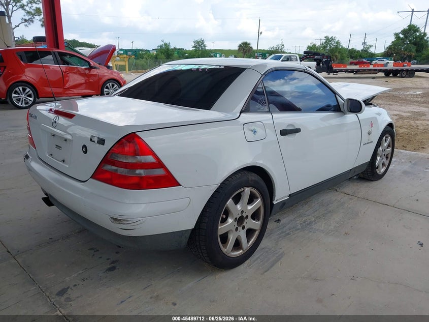 1999 Mercedes-benz Slk-class VIN WDBKK47F1XF131125 IAAI salvage auction — FRONT & REAR, Rebuildable (Florida), sold $25 on 2026-07-28 (photo 4)