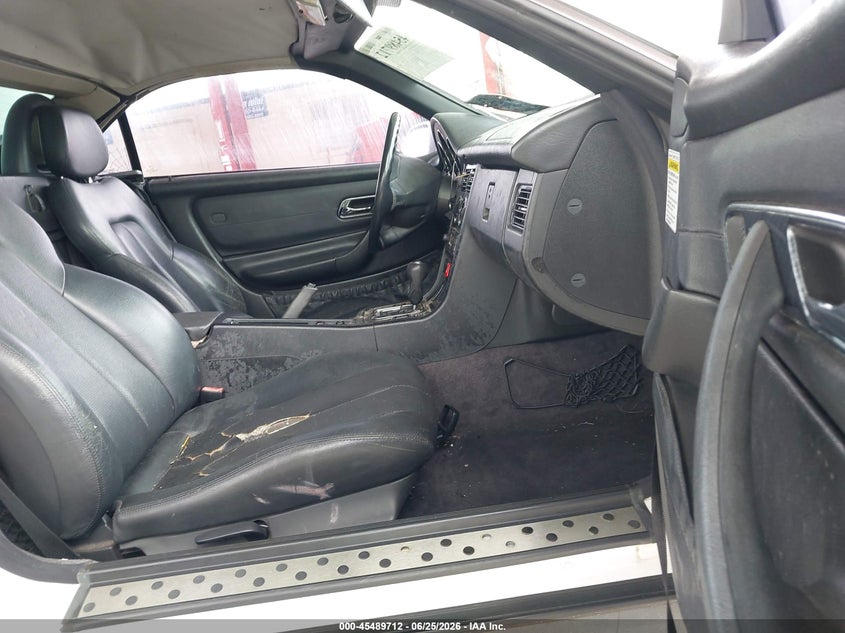 1999 Mercedes-benz Slk-class VIN WDBKK47F1XF131125 IAAI salvage auction — FRONT & REAR, Rebuildable (Florida), sold $25 on 2026-07-28 (photo 5)
