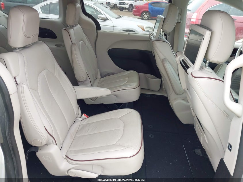 2017 Chrysler Pacifica VIN 2C4RC1GG5HR620108 IAAI salvage auction — FRONT END, Salvage (Illinois), sold $2,050 on 2026-08-31 (photo 8)