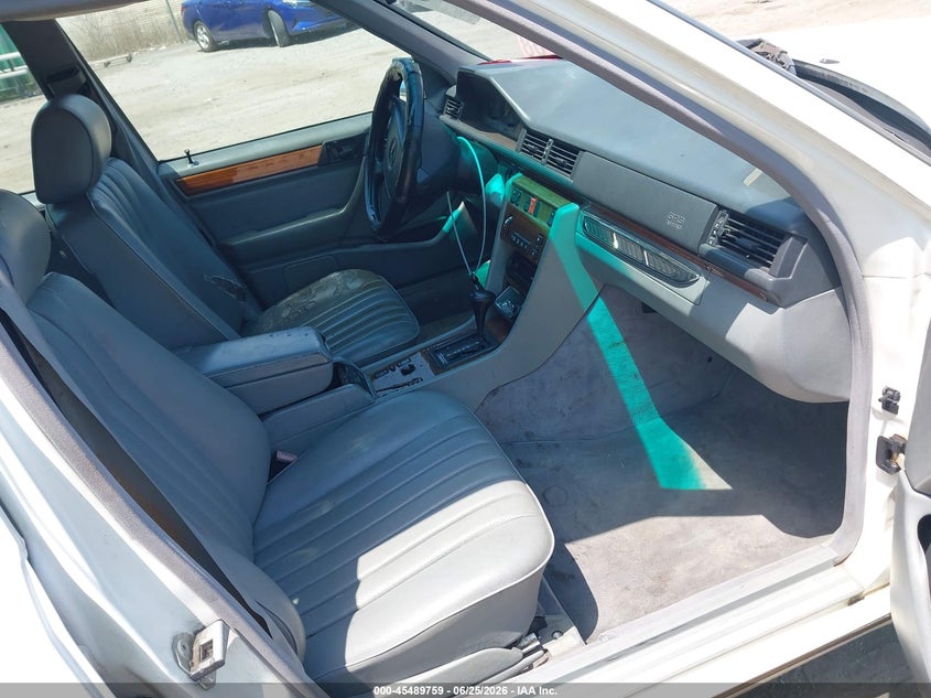 1995 Mercedes-benz E-class VIN WDBEB31E9SC060533 IAAI salvage auction — NORMAL WEAR, Clear (Maryland), sold $600 on 2026-07-14 (photo 5)