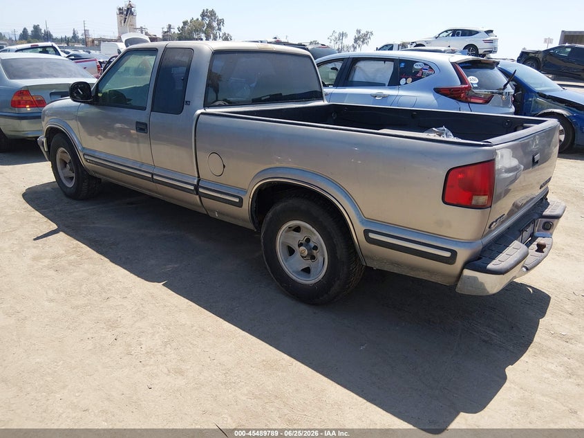 1998 Chevrolet S-10 VIN 1GCCS1946W8192408 IAAI salvage auction — UNKNOWN, Clear - Dealer Only (California), sold $1,200 on 2026-07-08 (photo 3)