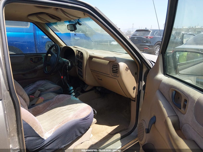 1998 Chevrolet S-10 VIN 1GCCS1946W8192408 IAAI salvage auction — UNKNOWN, Clear - Dealer Only (California), sold $1,200 on 2026-07-08 (photo 5)